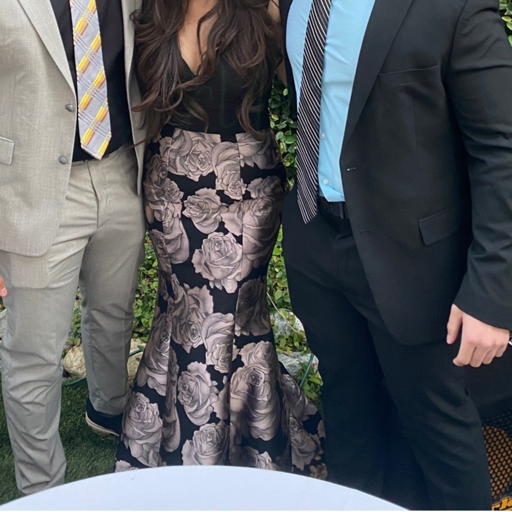 Xscape fitted dress. Size XS. Worn once, like new.